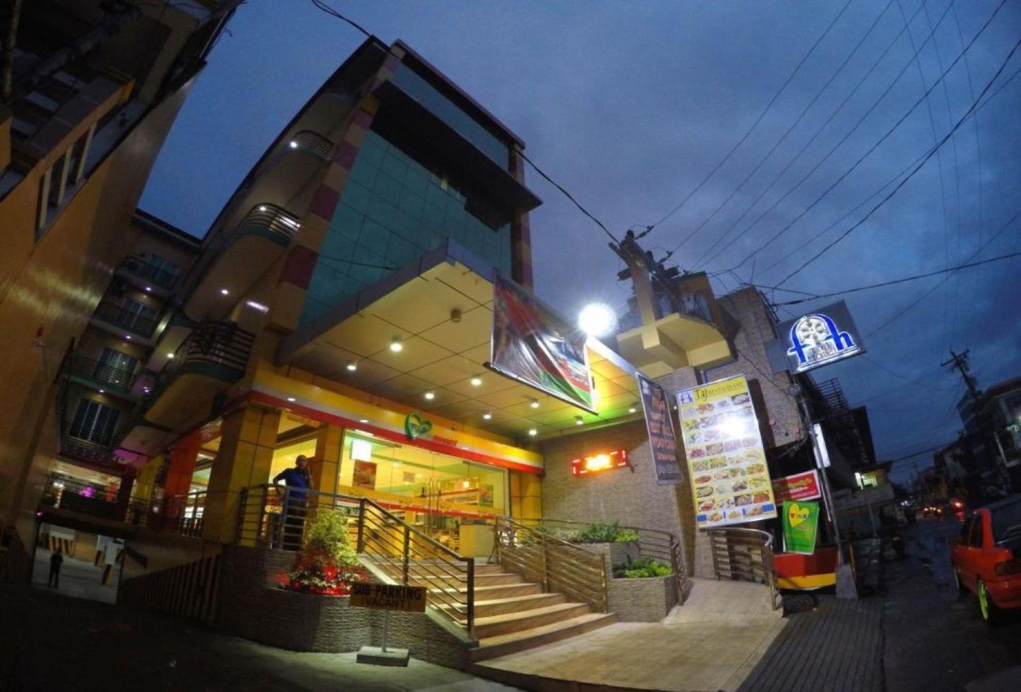 Reddoorz Plus @ Taj Hotel Tuguegarao Ngoại thất bức ảnh