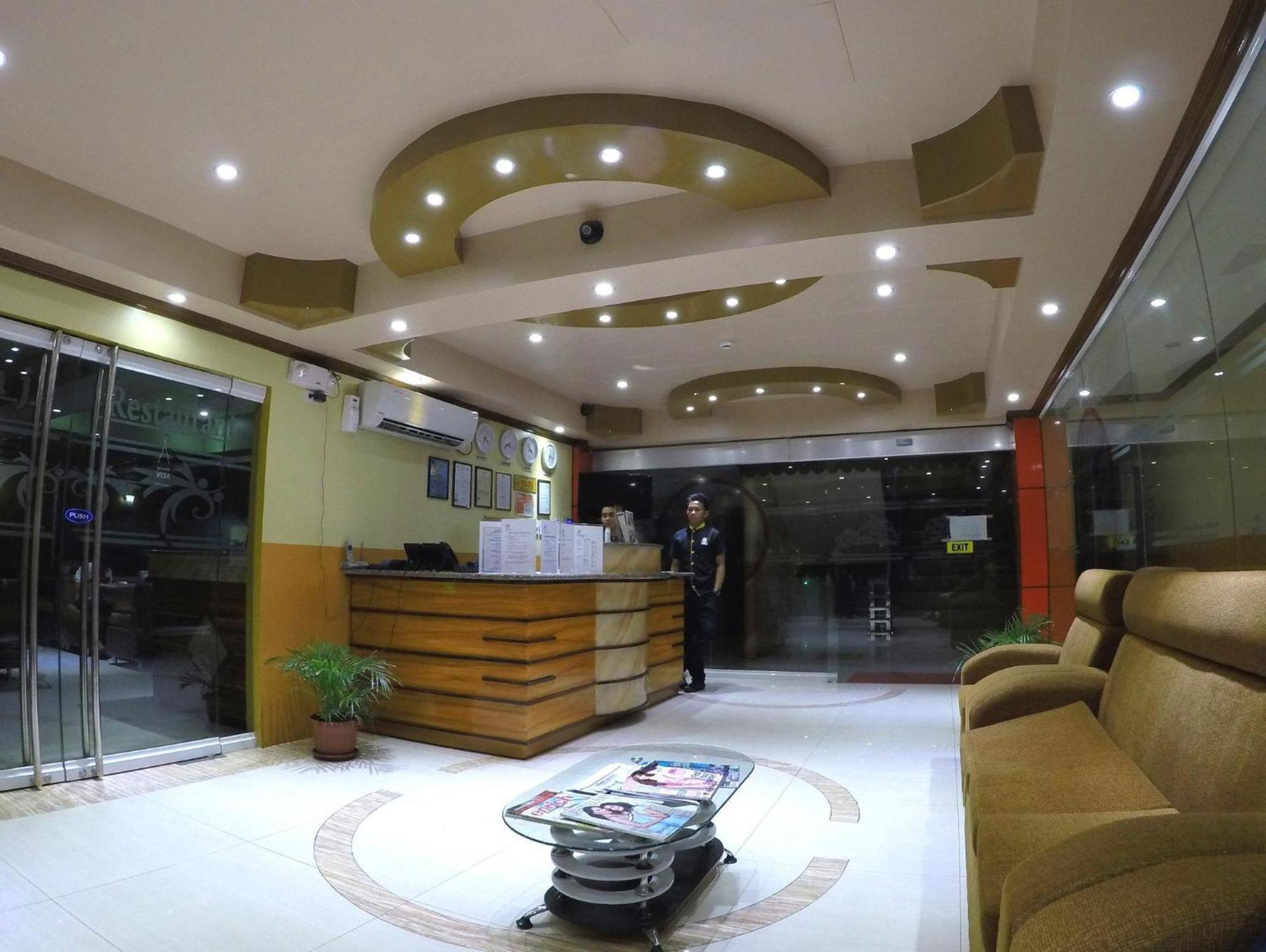 Reddoorz Plus @ Taj Hotel Tuguegarao Ngoại thất bức ảnh
