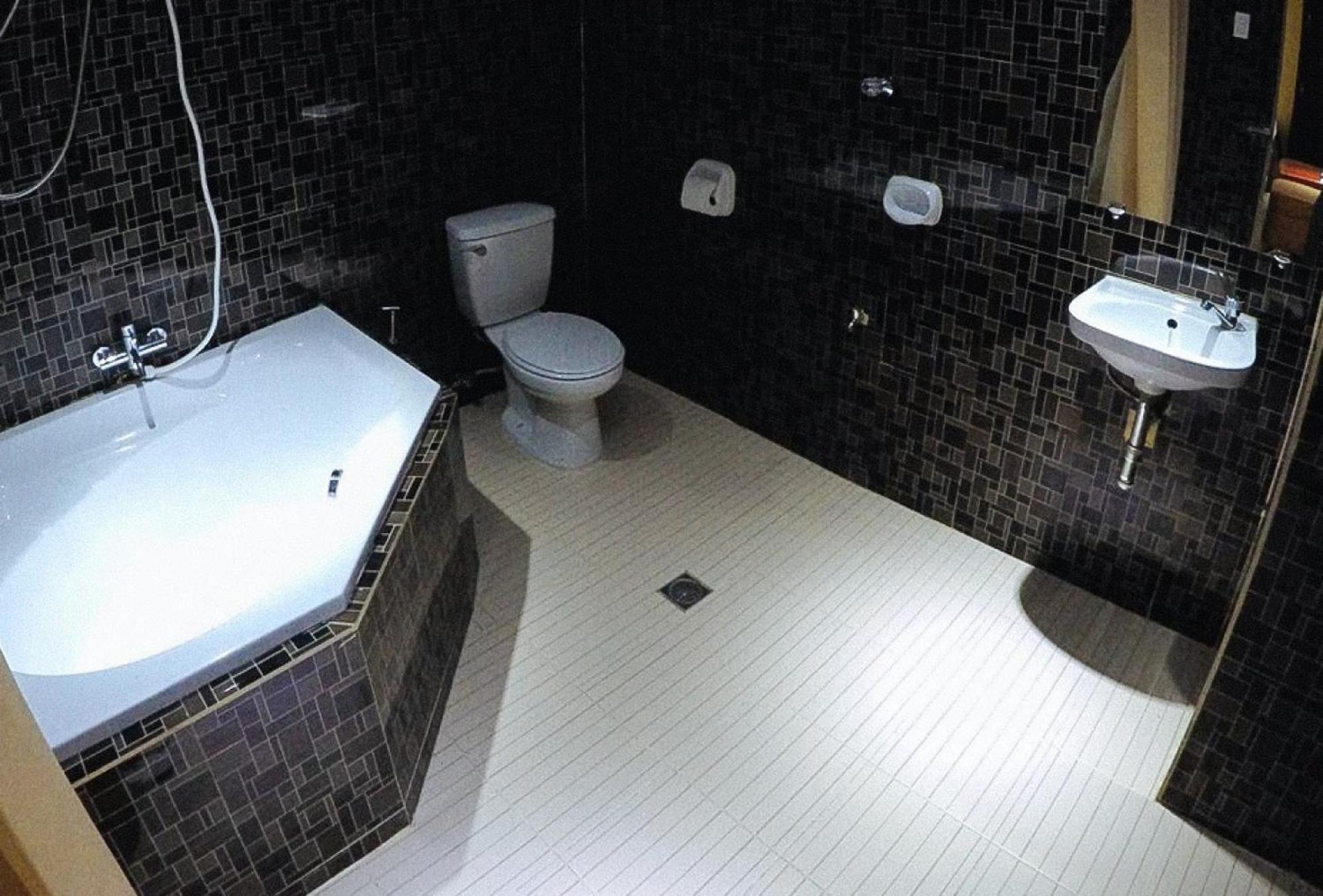 Reddoorz Plus @ Taj Hotel Tuguegarao Ngoại thất bức ảnh