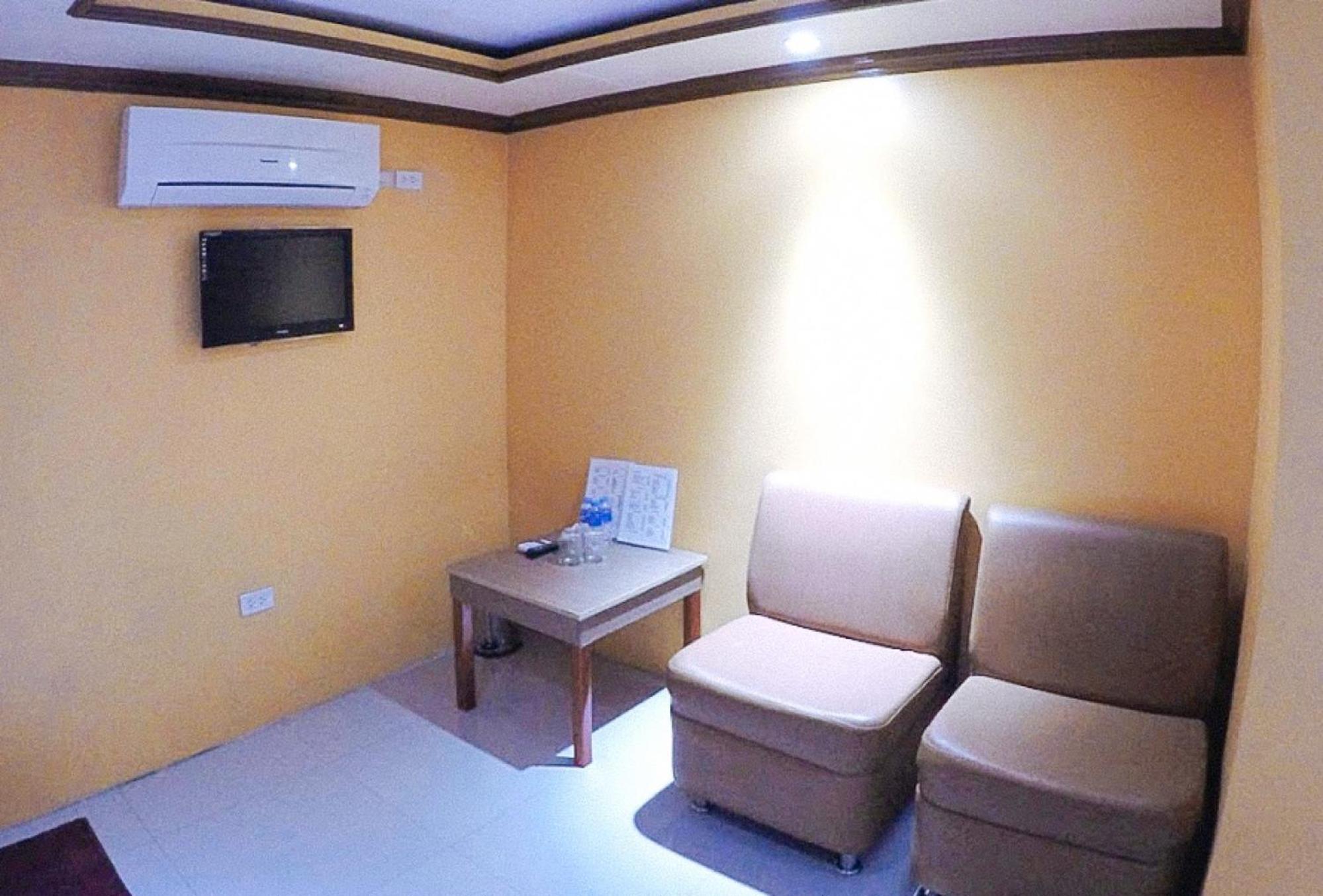 Reddoorz Plus @ Taj Hotel Tuguegarao Ngoại thất bức ảnh
