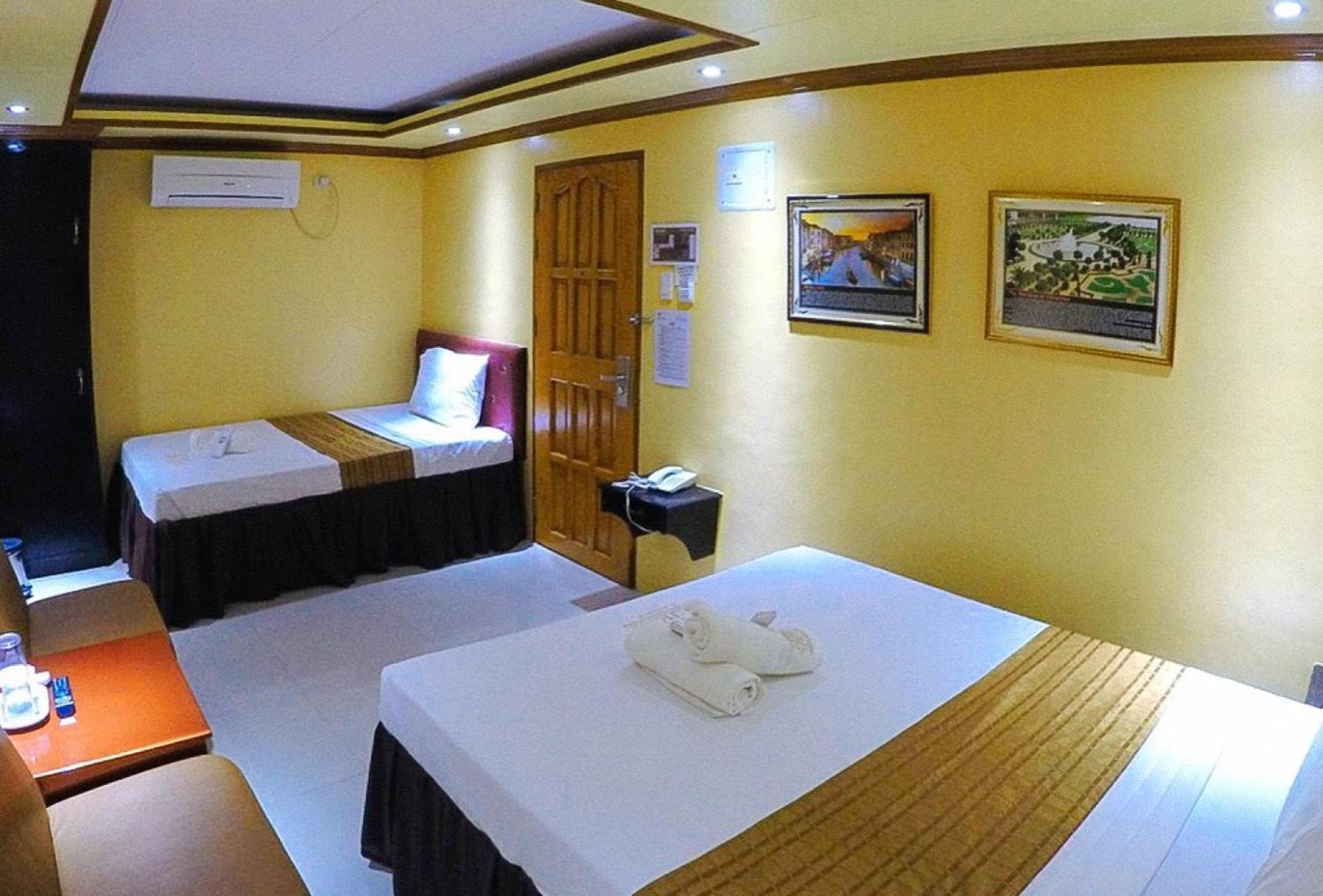 Reddoorz Plus @ Taj Hotel Tuguegarao Ngoại thất bức ảnh