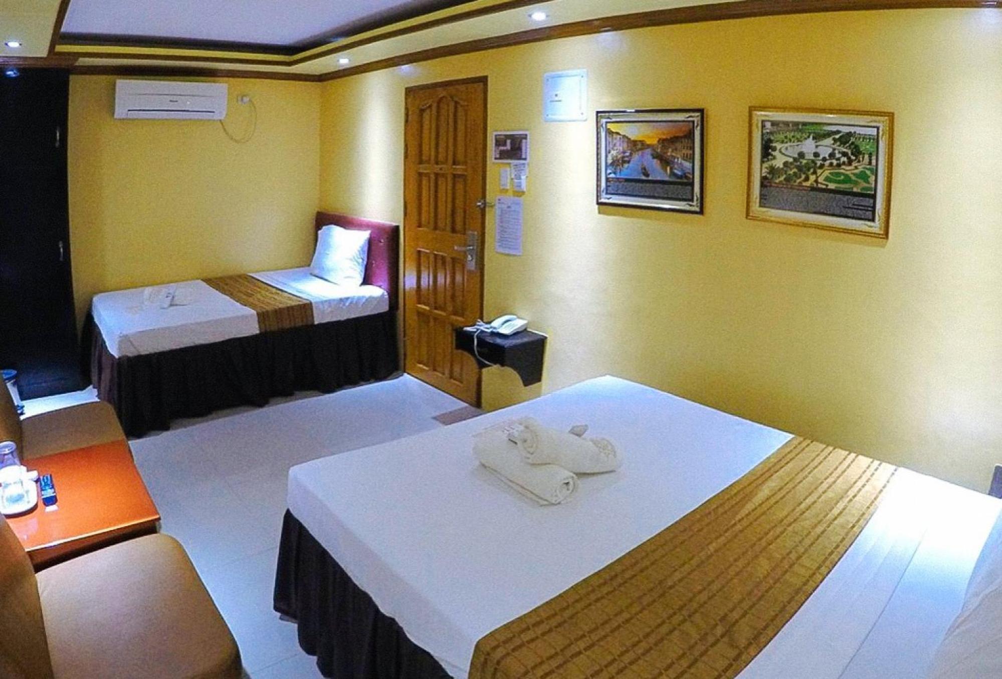 Reddoorz Plus @ Taj Hotel Tuguegarao Ngoại thất bức ảnh