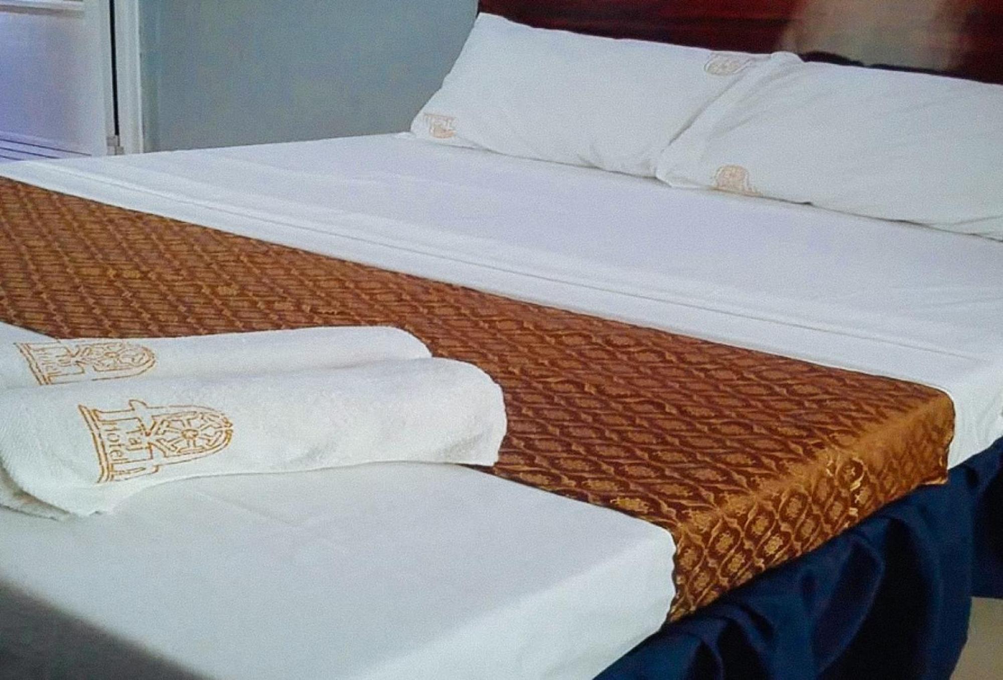 Reddoorz Plus @ Taj Hotel Tuguegarao Ngoại thất bức ảnh