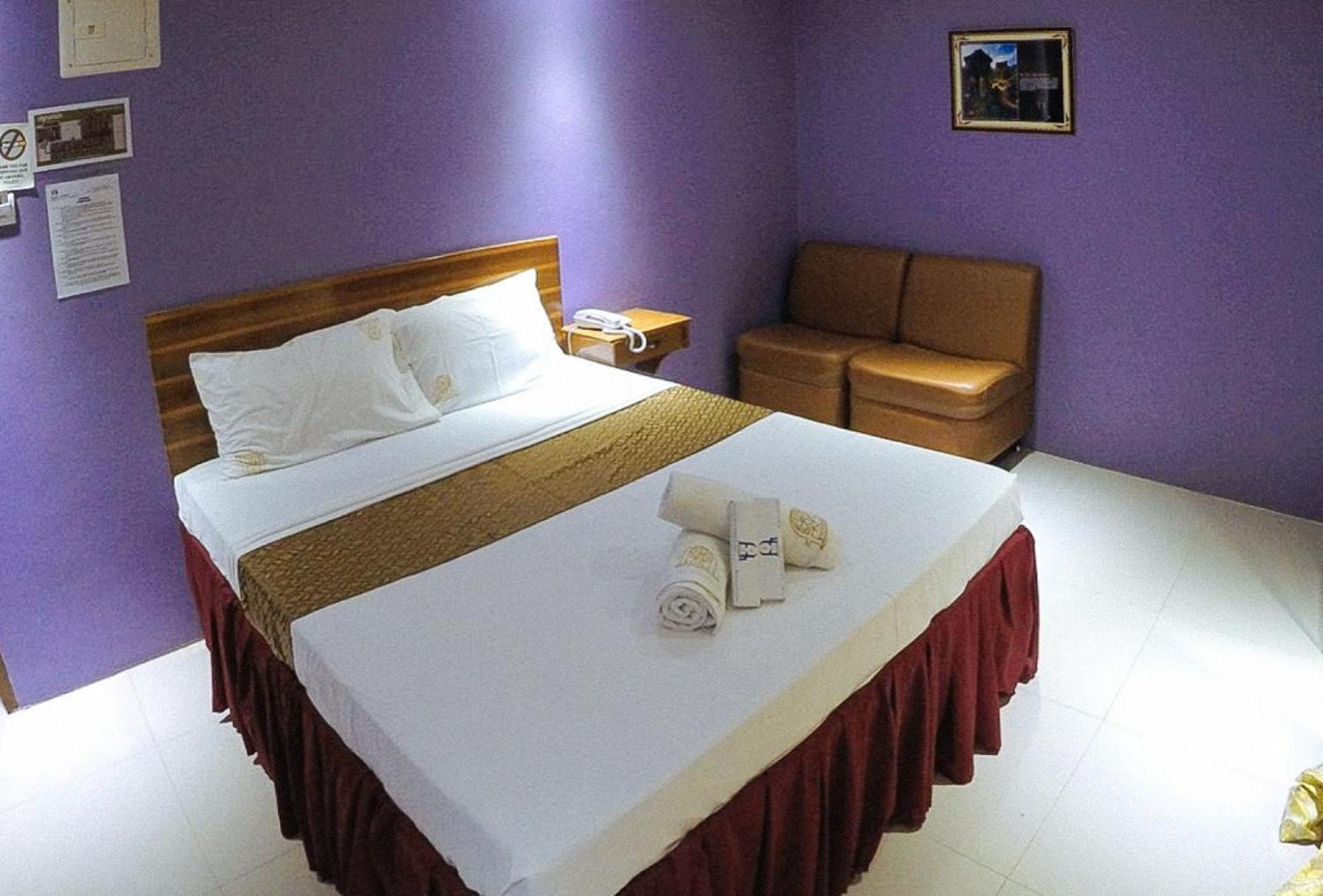 Reddoorz Plus @ Taj Hotel Tuguegarao Ngoại thất bức ảnh