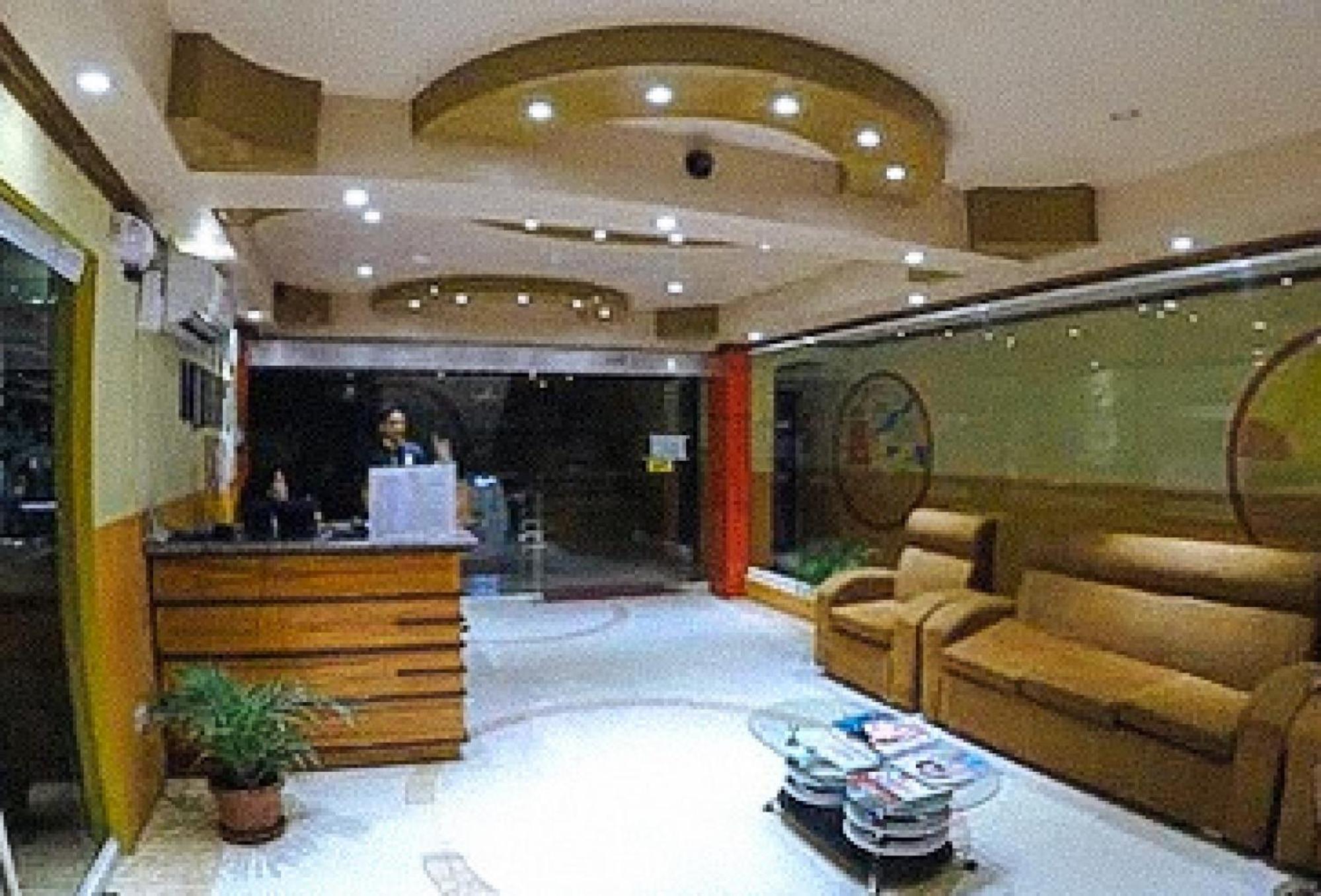 Reddoorz Plus @ Taj Hotel Tuguegarao Ngoại thất bức ảnh