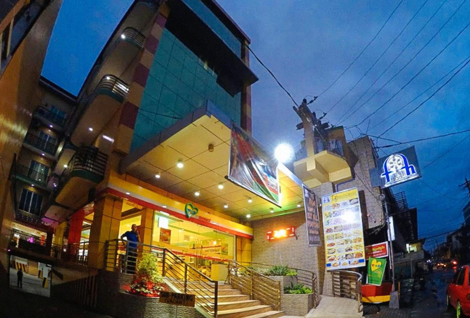 Reddoorz Plus @ Taj Hotel Tuguegarao Ngoại thất bức ảnh